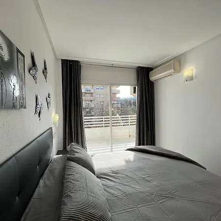 Center-pool-relax-2bed-portaventura-aa9 * Salou